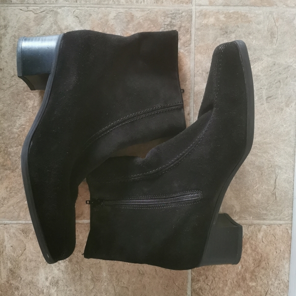 La Canadienne block heel sued boots - Picture 6 of 6